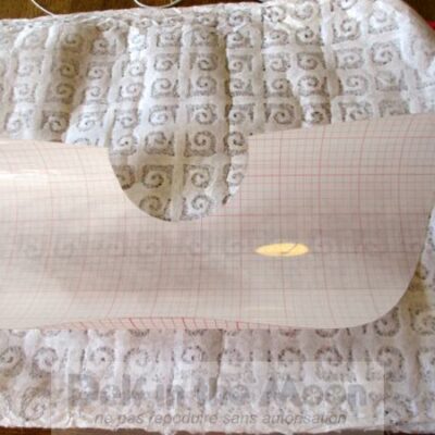 le polyphane sert de gabarit pour le papier