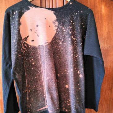 Tee-shirt tie and dye : moon